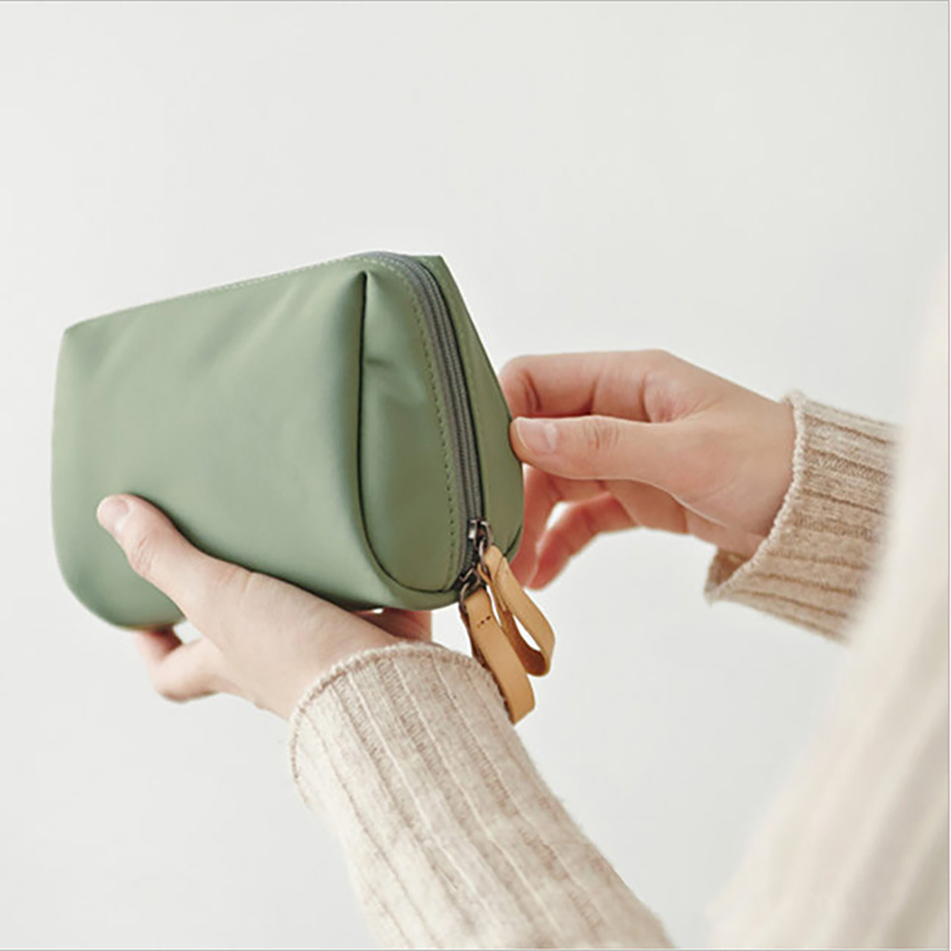 ILANSLEY Eco Lipstick Case, Sustainable Holder for Your Favorite Lip Colors