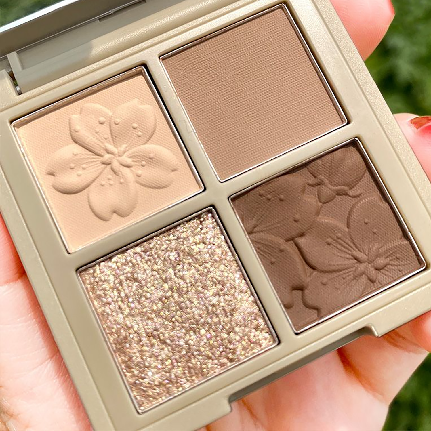 COSMELLA Pro Palette Eyeshadow, 12-Hour Wear Matte & Shimmer Shades