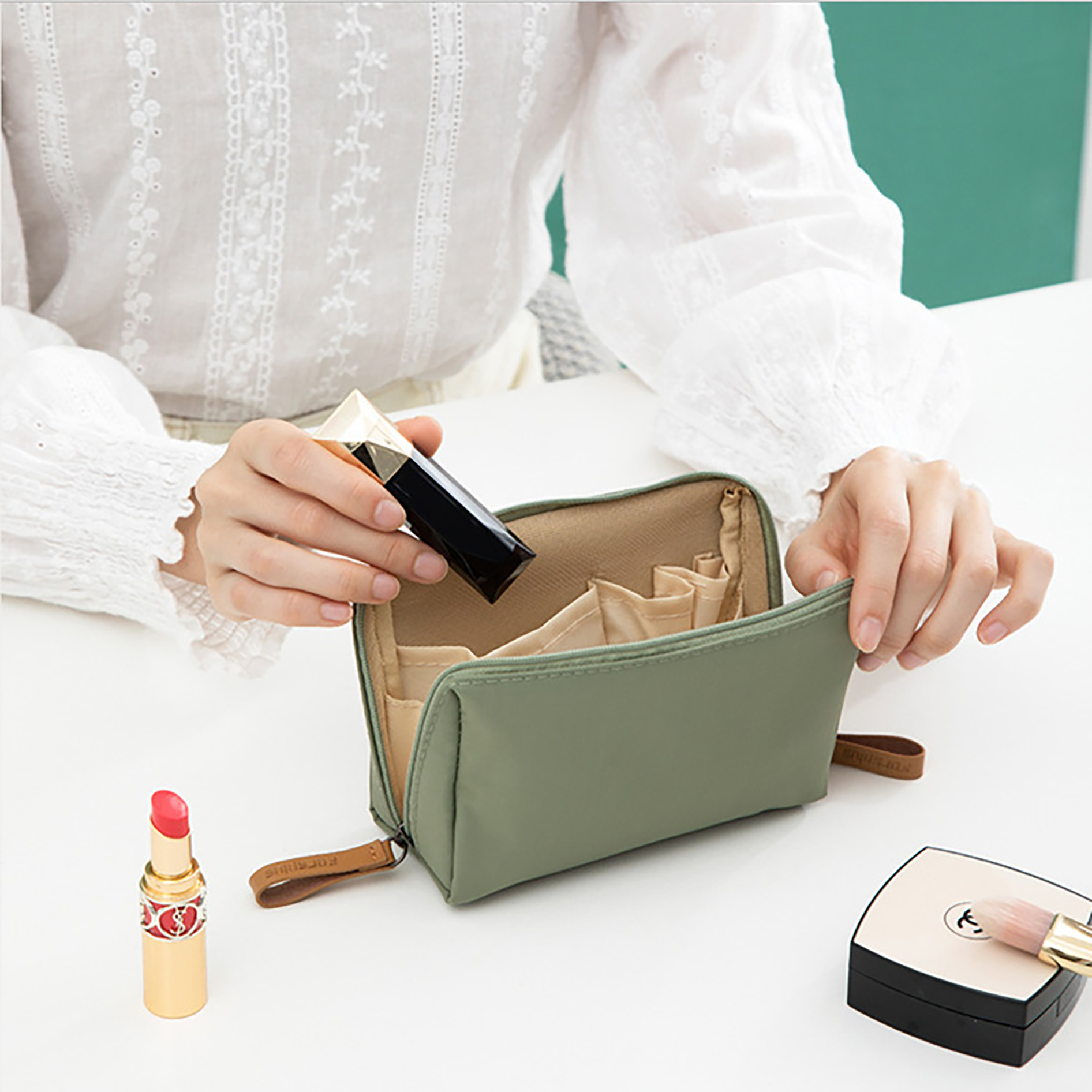 ILANSLEY Eco Lipstick Case, Sustainable Holder for Your Favorite Lip Colors